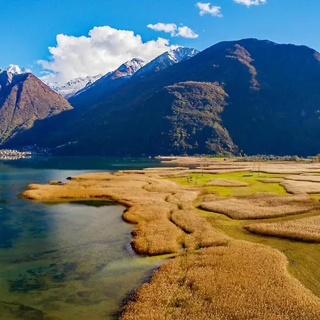 Lakefront With Private Garden And Parking Holiday home *