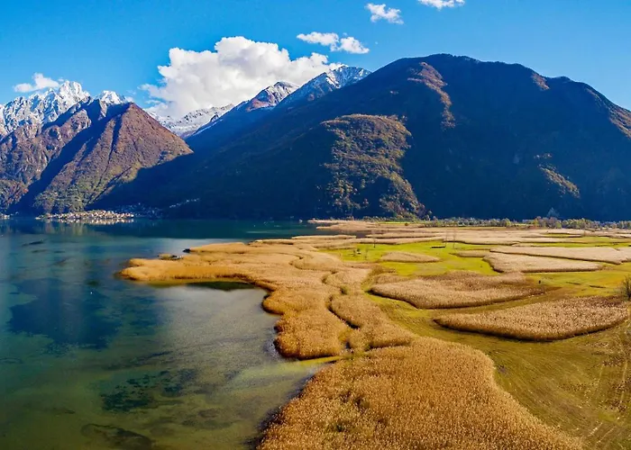 Lakefront With Private Garden And Parking Holiday home *