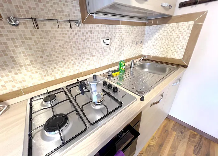 Lakefront With Private Garden And Parking Holiday home