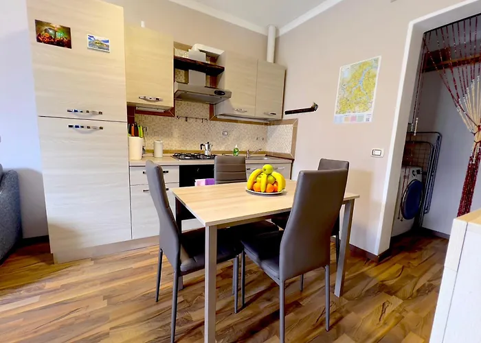 Lakefront With Private Garden And Parking *