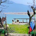 Lakefront With Private Garden And Parking