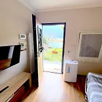 Lakefront With Private Garden And Parking *