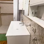 Lakefront With Private Garden And Parking Дом отдыха