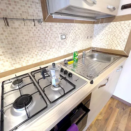 Lakefront With Private Garden And Parking Casa vacanze