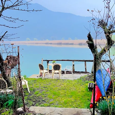 Lakefront With Private Garden And Parking