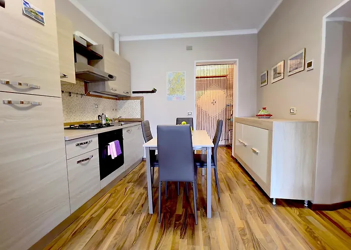 Lakefront With Private Garden And Parking Дом отдыха