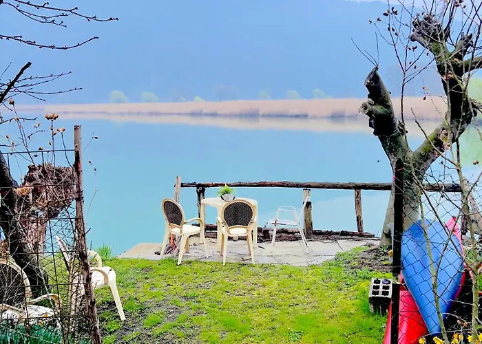 Lakefront With Private Garden And Parking