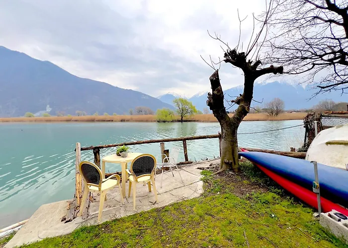 Lakefront With Private Garden And Parking Dascio